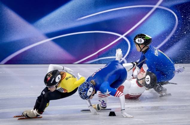 MILAN - Poland s Kamila Sellier was hit in the face by a skate during the 1500-meter short track Speed skating, Eisschnelllauf quarterfinals at the Milan Ice Skating Arena at the Milan Winter Olympics. SEM VAN DER WAL ANP xVIxANPxSportx xxANPxIVx 551309318 originalFilename: 551309318.jpg