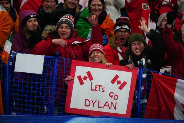 February 20, 2026, Livigno, Italy: Fans celebrate Canada s Dylan Marineau (10) during the men s freeski halfpipe final at the Milano Cortina 2026 Winter Olympic Games, Olympische Spiele, Olympia, OS in Livigno, Italy on Friday, Feb. 20, 2026. Canada News - February 20, 2026  - ZUMAc35_ 20260220_zaf_c35_107 Copyright: xSeanxKilpatrickx