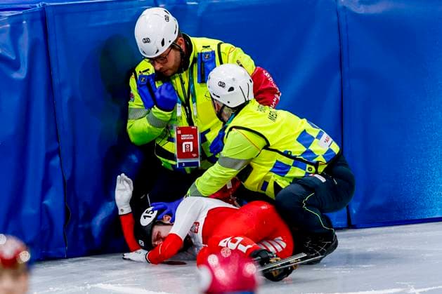 injured Kamila Sellier-Stormowska of Poland receives medical attention after Women s 1500m Quarterfinals, Milano Cortina 2026 Winter Olympics: Day 14, Short Track Speed skating, Eisschnelllauf - Milano Cortina 2026 Winter Olympics: Day 14, Milano Speed Skating Stadium, February 20, 2026, Milan, Italy.