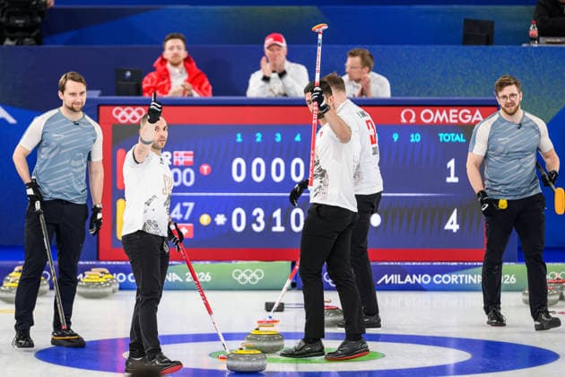 260220 Players of Switzerland celebrate while Gaute Nepstad and Bendik Ramsfjell of Norway look dejected during a men s curling bronze medal match between Norway and Switzerland during day 14 of the 2026 Winter Olympics on February 20, 2026 in Cortina. Photo: Jon Olav Nesvold BILDBYRAN COP 217 JE0128 curling Olympic Games, Olympische Spiele, Olympia, OS olympics winter olympics os ol olympiska spel vinter-os olympiske leker milano cortina 2026 milan cortina 2026 milano cortina 2026 olympic games milano cortina 2026 winter olympic games milano cortina-os milano cortina-ol vinter-ol 14 bbeng schweiz sveits norge norway jubel depp *** 260220 Players of Switzerland celebrate while Gaute Nepstad and Bendik Ramsfjell of Norway look dejected during a men s curling bronze medal match between Norway and Switzerland during day 14 of the 2026 Winter Olympics on February 20, 2026 in Cortina Photo Jon Olav Nesvold BILDBYRAN COP 217 JE0128 curling olympic games olympics winter olympics os ol olympiska spel vinter os olympiske leker milano cortina 2026 milan cortina 2026 milano cortina 2026 olympic games milano cortina 2026 winter olympic games milano cortina os milano cortina ol olympiska spel vinter ol 14 bbeng schweiz sveits norge norway jubel depp  Copyright: JONxOLAVxNESVOLD BB260220JE118