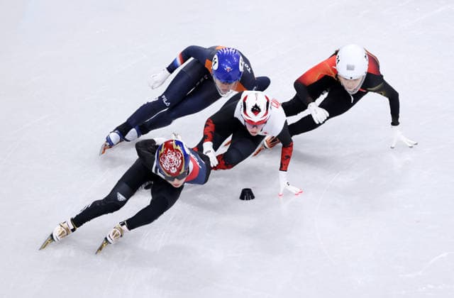 (260220) -- MILAN, Feb. 20, 2026 -- Zhang Chutong (1st R) of China competes during the short track Speed skating, Eisschnelllauf women s 1500m quarterfinal at the Milan-Cortina 2026 Olympic Winter games, Winterspiele,Spiele, Summer games in Milan, Italy, Feb. 20, 2026. ) (MICO2026)ITALY-MILAN-OLYMPIC WINTER GAMES-SHORT TRACK SPEED SKATING-WOMEN S 1500M-QUARTERFINALS ChenxYichen 