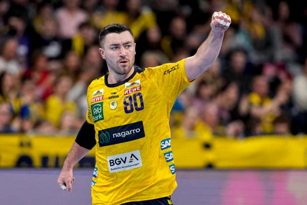 Torschütze Jannik Kohlbacher (RNL, 80), Spieler der Rhein-Neckar-Löwen, jubelt über ein Tor, Jubel, jubeln, Torjubel, Torerfolg, celebrate the goal, goal, celebration, jubelt ueber das Tor, Freuen, Freude, freut sich, optimistisch, positiv, Spielszene, Highlight, Einzelbild, Einzelfoto, Aktion, Action, 20.02.2026, Mannheim (Deutschland), Handball, Bundesliga, Rhein-Neckar Löwen - TBV Lemgo Lippe