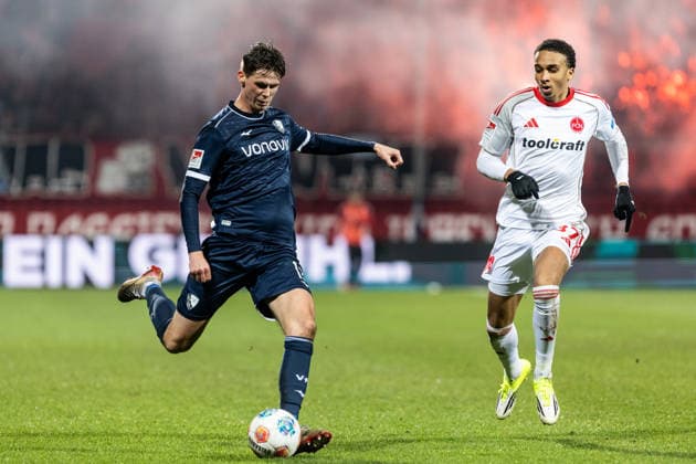 2. Fußball Bundesliga: VfL Bochum - 1. FC Nürnberg; 20.02.2026 Oliver Olsen (VfL Bochum, 13), Noah Maboulou (1. FC Nürnberg, 37) 2. Fußball Bundesliga: VfL Bochum - 1. FC Nürnberg; Vonovia-Ruhrstadion, Bochum; 20.02.2026 DFL regulations prohibit any use of photographs as image sequences and or quasi video.