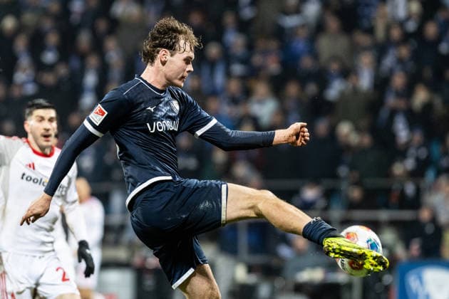 2. Fußball Bundesliga: VfL Bochum - 1. FC Nürnberg; 20.02.2026 Mats Pannewig (VfL Bochum, 24) 2. Fußball Bundesliga: VfL Bochum - 1. FC Nürnberg; Vonovia-Ruhrstadion, Bochum; 20.02.2026 DFL regulations prohibit any use of photographs as image sequences and or quasi video.