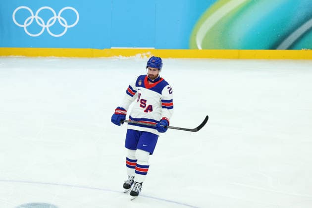 February 20, 2026, Milan, Lombardy, Italy: DYLAN LARKIN of USA scores his side s first goal in the semifinal game between Team United States (USA) and Team Slovakia (SVK) at the Milano Cortina 2026 Olympic Games, Olympische Spiele, Olympia, OS Olympics 2026: Milano Cortina: Ice hockey, Eishockey Men s Semifinal: USA:SVK  - ZUMAc179 20260220_oly_c179_122 Copyright: xMickaelxChavetx