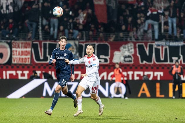 2. Fußball Bundesliga: VfL Bochum - 1. FC Nürnberg; 20.02.2026 Oliver Olsen (VfL Bochum, 13), Julian Justvan (1. FC Nürnberg, 10) 2. Fußball Bundesliga: VfL Bochum - 1. FC Nürnberg; Vonovia-Ruhrstadion, Bochum; 20.02.2026 DFL regulations prohibit any use of photographs as image sequences and or quasi video.