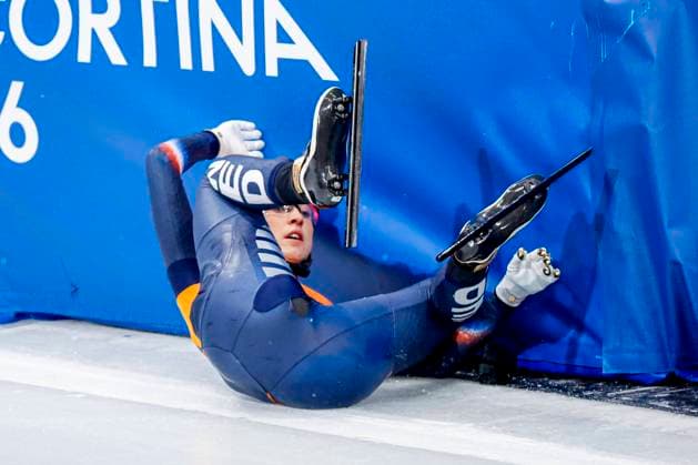 crash Suzanne Schulting of the Netherlands Women s 1500m Semifinals, Milano Cortina 2026 Winter Olympics: Day 14, Short Track Speed skating, Eisschnelllauf - Milano Cortina 2026 Winter Olympics: Day 14, Milano Speed Skating Stadium, February 20, 2026, Milan, Italy.