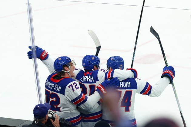 February 20, 2026, Milan, Lombardy, Italy: DYLAN LARKIN of USA scores his side s first goal in the semifinal game between Team United States (USA) and Team Slovakia (SVK) at the Milano Cortina 2026 Olympic Games, Olympische Spiele, Olympia, OS Olympics 2026: Milano Cortina: Ice hockey, Eishockey Men s Semifinal: USA:SVK  - ZUMAc179 20260220_oly_c179_129 Copyright: xMickaelxChavetx
