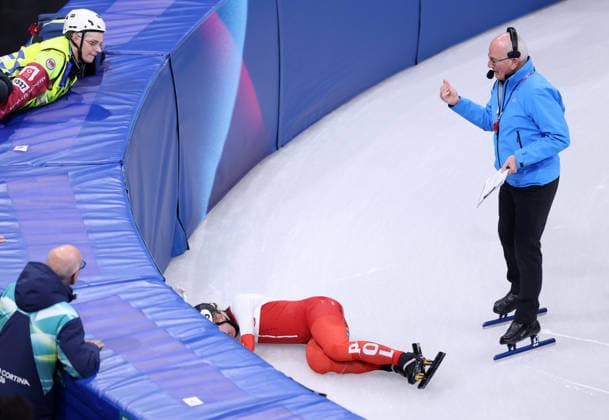 (260220) -- MILAN, Feb. 20, 2026 -- Kamila Sellier of Poland falls during the short track Speed skating, Eisschnelllauf women s 1500m quarterfinal at the Milan-Cortina 2026 Olympic Winter games, Winterspiele,Spiele, Summer games in Milan, Italy, Feb. 20, 2026. ) (MICO2026)ITALY-MILAN-OLYMPIC WINTER GAMES-SHORT TRACK SPEED SKATING-WOMEN S 1500M-QUARTERFINALS ChenxYichen 