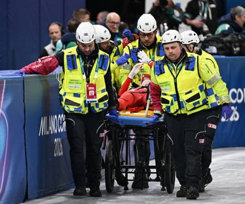 (260220) -- MILAN, Feb. 20, 2026 -- The injured Kamila Sellier of Poland is transferred during the short track Speed skating, Eisschnelllauf women s 1500m quarterfinal at the Milan-Cortina 2026 Olympic Winter games, Winterspiele,Spiele, Summer games in Milan, Italy, Feb. 20, 2026. ) (MICO2026)ITALY-MILAN-OLYMPIC WINTER GAMES-SHORT TRACK SPEED SKATING-WOMEN S 1500M-QUARTERFINALS ChengxMin 