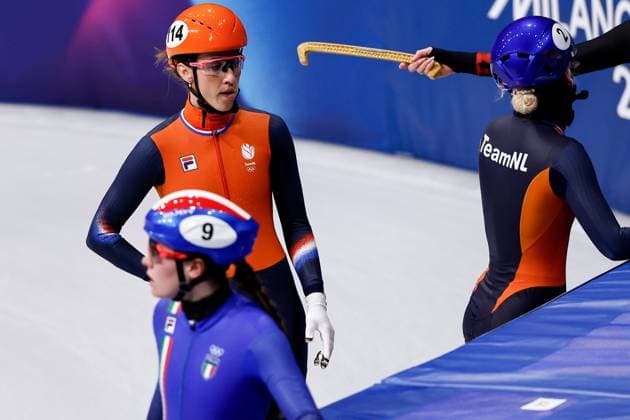 MILAN , 20-02-2026 , Milano Ice Skating Arena , Olympic Winter games, Winterspiele,Spiele, Summer games 2026 - Short Track 20-02 Women 1500m Semifinals , Picture shows Xandra Velzeboer, Suzanne Schulting, disappointed Olympic Winter Games 2026 - Short Track 20-02  x201766111x Copyright: