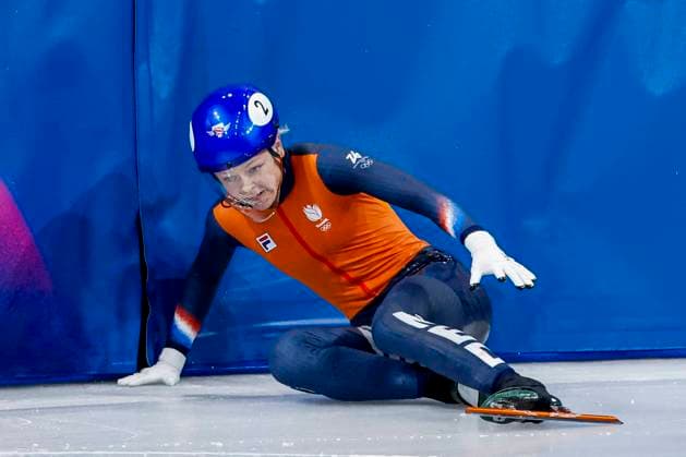 crash Xandra Velzeboer of the Netherlands Women s 1500m Semifinals, Milano Cortina 2026 Winter Olympics: Day 14, Short Track Speed skating, Eisschnelllauf - Milano Cortina 2026 Winter Olympics: Day 14, Milano Speed Skating Stadium, February 20, 2026, Milan, Italy.