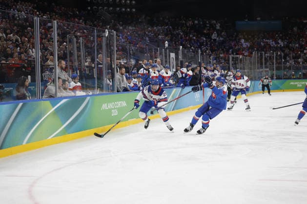 United States Brock Nelson (29) skates past s in the first period of the Men s Hockey Play-off Semifinal game between Slovakia and the USA at the Milano Santagiulia Ice hockey, Eishockey Arena in Milan, Italy, on Friday, February 20, 2026.  OLY202602203 AARONxJOSEFCZYK