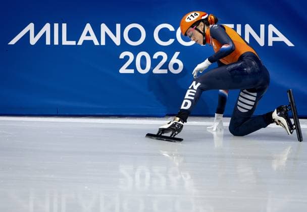 MILAN - Suzanne Schulting during the 1500-meter short track Speed skating, Eisschnelllauf semifinals at the Milan Ice Skating Arena at the Milan Winter Olympics. IRIS VAN DEN BROEK ANP xVIxANPxSportx xxANPxIVx 551312798 originalFilename: 551312798.jpg