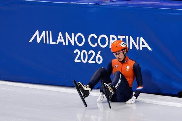 MILAN , 20-02-2026 , Milano Ice Skating Arena , Olympic Winter games, Winterspiele,Spiele, Summer games 2026 - Short Track 20-02 Women 1500m Semifinals , Picture shows Suzanne Schulting fall Olympic Winter Games 2026 - Short Track 20-02  x201766204x Copyright:
