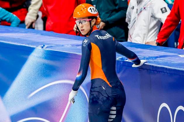 crash Suzanne Schulting of the Netherlands looks dejected while Women s 1500m Semifinals, Milano Cortina 2026 Winter Olympics: Day 14, Short Track Speed skating, Eisschnelllauf - Milano Cortina 2026 Winter Olympics: Day 14, Milano Speed Skating Stadium, February 20, 2026, Milan, Italy.