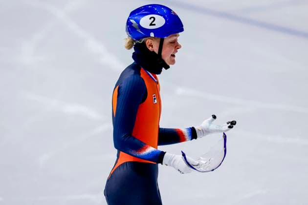 crash Xandra Velzeboer of the Netherlands in disblief after Women s 1500m Semifinals, Milano Cortina 2026 Winter Olympics: Day 14, Short Track Speed skating, Eisschnelllauf - Milano Cortina 2026 Winter Olympics: Day 14, Milano Speed Skating Stadium, February 20, 2026, Milan, Italy.