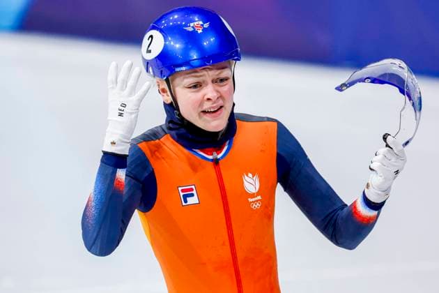 Xandra Velzeboer of the Netherlands looks dejected after Women s 1500m Semifinals, Milano Cortina 2026 Winter Olympics: Day 14, Short Track Speed skating, Eisschnelllauf - Milano Cortina 2026 Winter Olympics: Day 14, Milano Speed Skating Stadium, February 20, 2026, Milan, Italy.
