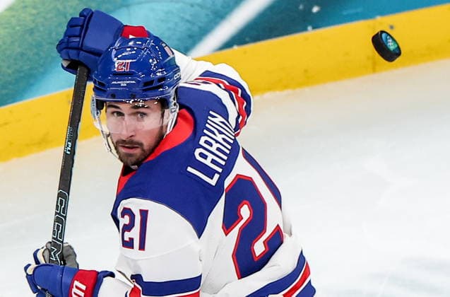 ITALY, MILAN - FEBRUARY 20, 2026: United States Dylan Larkin is in action in a men™s Ice hockey, Eishockey play-off semifinal match against Slovakia at the Milano Santagiulia Ice Hockey Arena, as part of the 2026 Winter Olympic Games, Olympische Spiele, Olympia, OS 2026 Winter Olympics: Men s Semi-Final Ice Hockey Match, USA - Slovakia  - ZUMAt113 20260220_zaa_t113_325 Copyright: xPeterxKovalevx