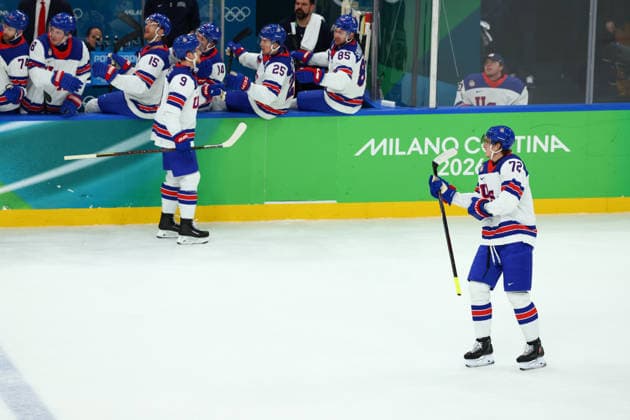 February 20, 2026, Milan, Lombardy, Italy: TAGE THOMPSON 72 of USA celebrates scoring his side s second goal in the Semifinal game between Team United States (USA) and Team Slovakia (SVK) at the Milano Cortina 2026 Olympic Games, Olympische Spiele, Olympia, OS Olympics 2026: Milano Cortina: Ice hockey, Eishockey Men s Semifinal: USA:SVK  - ZUMAc179 20260220_oly_c179_130 Copyright: xMickaelxChavetx