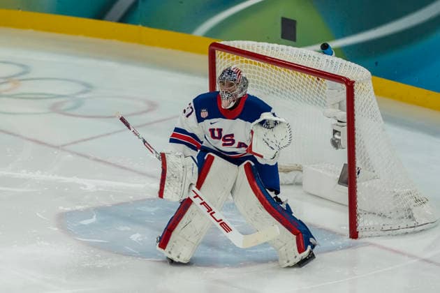 February 20, 2026, Milan, Lombardy, Italy: Connor Hellebuyck 37 of Team United States plays against Team Slovakia in the Mens Team USA Vs Team Slovakia Play-offs Semifinals game at the Milano Santagiulia Ice hockey, Eishockey Arena in MILAN, Italy during the 2026 Milano Cortina Winter Olympics. Olympics 2026: Milano Cortina: Ice Hockey Mens: Team USA Vs Team Slovakia Play-Offs Semifinals: Connor Hellebuyck  - ZUMAa161 20260220_oly_a161_059 Copyright: xWalterxG.xArcex