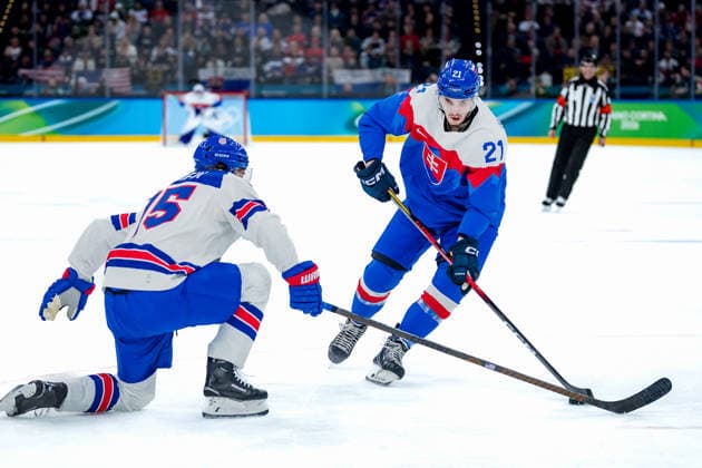 OLYMPICS - Winter Olympic Games, Olympische Spiele, Olympia, OS Milano Cortina 2026 MILAN,ITALY,20.FEB.26 - OLYMPICS, Ice hockey, Eishockey - Winter Olympic Games Milano Cortina 2026, semifinal, USA vs Slovakia, men. Image shows Noah Hanifin (USA) and Adam Ruzicka (SVK).  GEPAxpictures xMatthiasxTrinkl