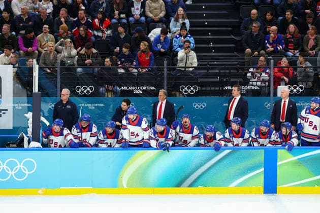 February 20, 2026, Milan, Lombardy, Italy: TEAM USA PLAYERS and headcoach MIKE SULLIVAN during the Semifinal game between Team United States (USA) and Team Slovakia (SVK) at the Milano Cortina 2026 Olympic Games, Olympische Spiele, Olympia, OS Olympics 2026: Milano Cortina: Ice hockey, Eishockey Men s Semifinal: USA:SVK  - ZUMAc179 20260220_oly_c179_144 Copyright: xMickaelxChavetx