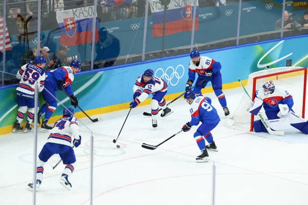 February 20, 2026, Milan, Lombardy, Italy: MATT BOLDY 12 of USA stretches to reach the puck during the Semifinal game between Team United States (USA) and Team Slovakia (SVK) at the Milano Cortina 2026 Olympic Games, Olympische Spiele, Olympia, OS Olympics 2026: Milano Cortina: Ice hockey, Eishockey Men s Semifinal: USA:SVK  - ZUMAc179 20260220_oly_c179_146 Copyright: xMickaelxChavetx