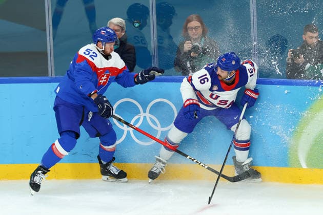 February 20, 2026, Milan, Lombardy, Italy: VINCENT TROCHECK 16 of USA and MARTIN MARINCIN 52 of Slovakia contest the puck in the Semifinal game between Team United States (USA) and Team Slovakia (SVK) at the Milano Cortina 2026 Olympic Games, Olympische Spiele, Olympia, OS Olympics 2026: Milano Cortina: Ice hockey, Eishockey Men s Semifinal: USA:SVK  - ZUMAc179 20260220_oly_c179_152 Copyright: xMickaelxChavetx