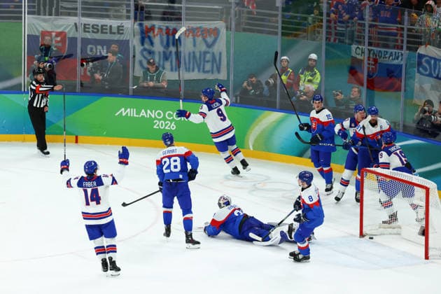February 20, 2026, Milan, Lombardy, Italy: JACK EICHEL 9 of USA celebrates scoring his side s fourth goal assisted by Brady TKACHUK 7 in the Semifinal game between Team United States (USA) and Team Slovakia (SVK) at the Milano Cortina 2026 Olympic Games, Olympische Spiele, Olympia, OS Olympics 2026: Milano Cortina: Ice hockey, Eishockey Men s Semifinal: USA:SVK  - ZUMAc179 20260220_oly_c179_159 Copyright: xMickaelxChavetx