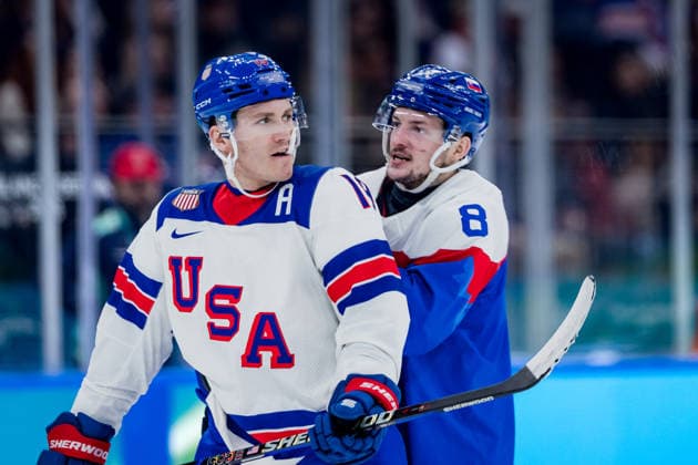 OLYMPICS - Winter Olympic Games, Olympische Spiele, Olympia, OS Milano Cortina 2026 MILAN,ITALY,20.FEB.26 - OLYMPICS, Ice hockey, Eishockey - Winter Olympic Games Milano Cortina 2026, semifinal, USA vs Slovakia, men. Image shows Matthew Tkachuk (USA) and Oliver Okuliar (SVK).  GEPAxpictures xMatthiasxTrinkl