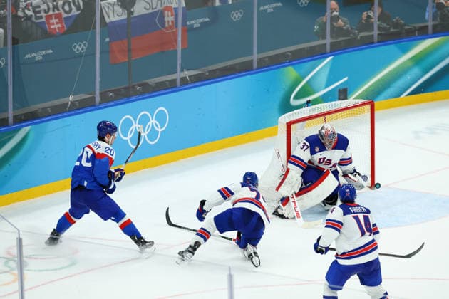 February 20, 2026, Milan, Lombardy, Italy: JURAJ SLAFKOVSKY of Slovakia shoots in the Semifinal game between Team United States (USA) and Team Slovakia (SVK) at the Milano Cortina 2026 Olympic Games, Olympische Spiele, Olympia, OS Olympics 2026: Milano Cortina: Ice hockey, Eishockey Men s Semifinal: USA:SVK  - ZUMAc179 20260220_oly_c179_167 Copyright: xMickaelxChavetx