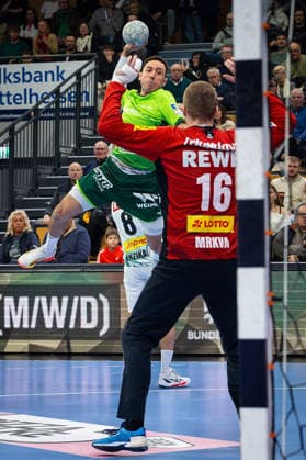 20.02.2026, xovx, Handball Daikin Handball Bundesliga, HSG Wetzlar - SC DHfK Leipzig v.l. Lucas Krzikalla (SC DHfK Leipzig), Ahmet Nafea (HSG Wetzlar), Tomas Mrkva (SC DHfK Leipzig) Wetzlar Buderus-Arena Hessen Deutschland (DE)