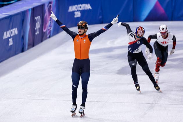 2026-02-20 Short Track Speed skating, Eisschnelllauf - Milano Cortina 2026 Winter Olympics - Day 14 MILAN, ITALY - FEBRUARY 20: Jens van t Wout of the Netherlands celebrating his sides win while competing in the Men s 5000m Relay during Day 14 of Short Track Speed Skating - Milano Cortina 2026 Winter Olympics at Milano Ice Skating Arena on February 20, 2026 in Milan, Italy. (Photo by Joris Verwijst BSR Agency) Milan Italy Content not available for redistribution in The Netherlands directly or indirectly through any third parties. Copyright: xBSRxAgencyx