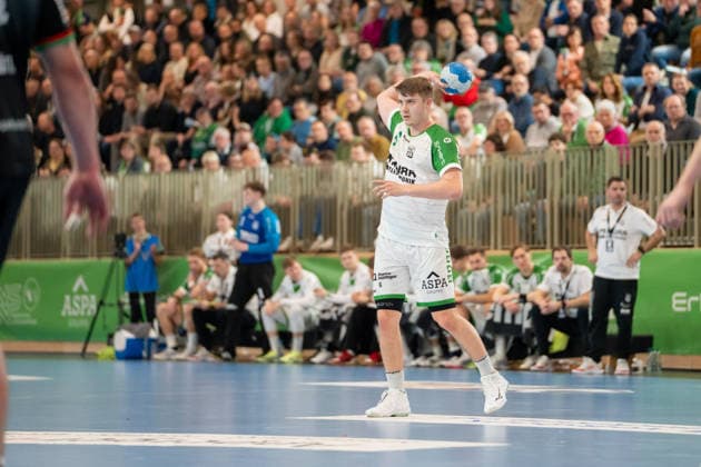Handball I Herren I Saison 2025-2026 I 2. Bundesliga I 20. Spieltag I HC Oppenweiler Backnang - TUSEM Essen I 20.02.2026 Timm Buck (6, HC Oppenweiler Backnang) mit Ball Backnang Murrtal Arena Baden-Württemberg Deutschland Copyright: xLobeca MaxxPetershansx