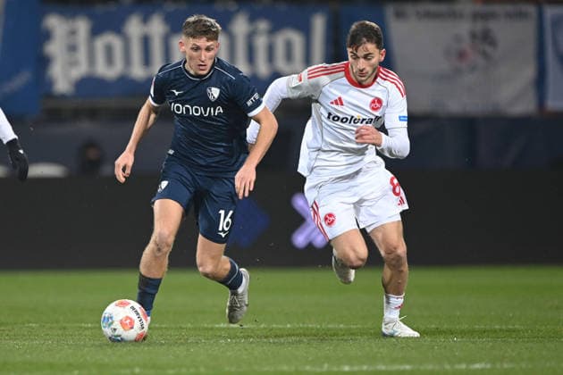 Callum MARSHALL (BO) gegen Adam MARKHIEV (N) Aktion, Zweikampf, Fussball 2. Bundesliga, 23. Spieltag, matchday 23, VfL Bochum (BO) - 1. FC Nuernberg 1-1 am 20.02.2026, Vonovia Ruhrstadion Bochum Deutschland. DFL regulations prohibit any use of photographs as image sequences and or quasi-video Ã‚Â