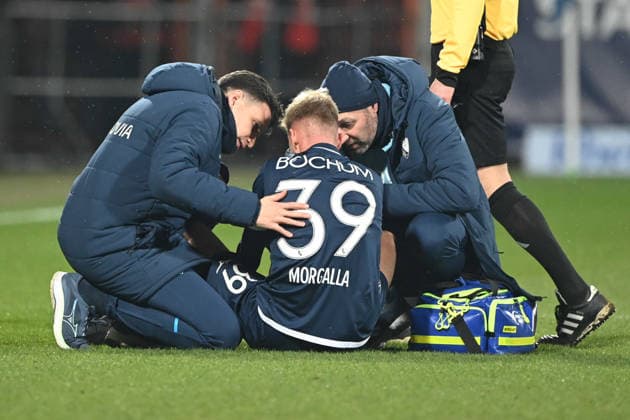 Leandro MORGALLA (BO) verletzt, Verletzung, wird behandelt, Fussball 2. Bundesliga, 23. Spieltag, matchday 23, VfL Bochum (BO) - 1. FC Nuernberg 1-1 am 20.02.2026, Vonovia Ruhrstadion Bochum Deutschland. DFL regulations prohibit any use of photographs as image sequences and or quasi-video Ã‚Â