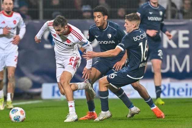v. li. im Kampf um den Ball Adam Markhiev (Nuernberg 6) Francis Onyeka (Bochum 21) Callum Marshall (Bochum 16) 20.02.2026 Fussball VfL Bochum vs 1. FC Nuernberg, Vonovia Ruhrstadion, Bochum, DFB DFL REGULATIONS PROHIBIT ANY USE OF PHOTOGRAPHS AS IMAGE SEQUENCES AND OR QUASI-VIDEO