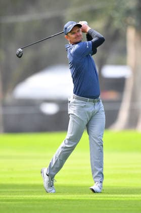 PACIFIC PALISADES, CA - FEBRUARY 20: Justin Rose hits a shot on the 11th hole during the second round of the Genesis Invitational on February 20, 2026, at Riviera Country Club in Pacific Palisades, CA. (Photo by Brian Rothmuller Icon Sportswire) GOLF: FEB 20 PGA, Golf Herren The Genesis Invitational EDITORIAL USE ONLY Icon260220011