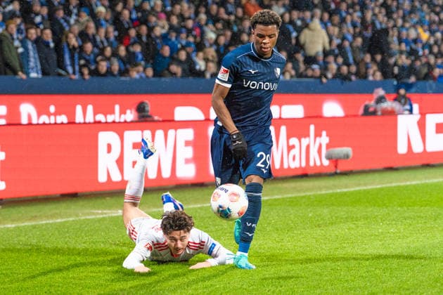 Deutschland: 2. Bundesliga 2025 2026 23. Spieltag, VfL Bochum vs. 1. FC Nürnberg Freitag, 20.02.2026 Vonovia Ruhr Stadion, Nordrhein-Westfalen Justin von der Hitz (1. FC Nürnberg, 27) Farid Alfa-Ruprecht (VfL Bochum, 29)