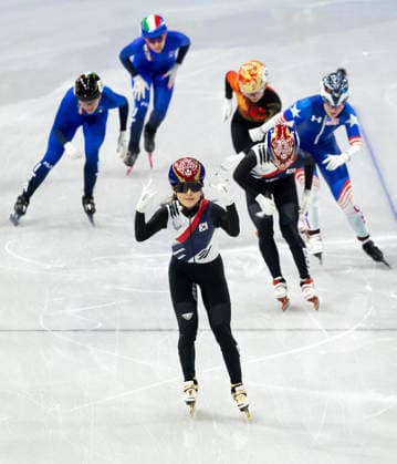 February 20, 2026, Milano, Lombardy, Italy: Gilli Kim (6) of the Republic of Korea crosses finish line winning the gold medal followed by Minjeong Choi (5) of the Republic of Korea and Corinne Stoddard (3) of the United States in the Short Track Speed skating, Eisschnelllauf Women 1500m Finals A during the 2026 Winter Olympics at the Milano Ice Skating Arena on Friday in Milano. Milano Italy - ZUMAj89_ 20260220_oly_j89_028 Copyright: xPaulxKitagakixJr.x