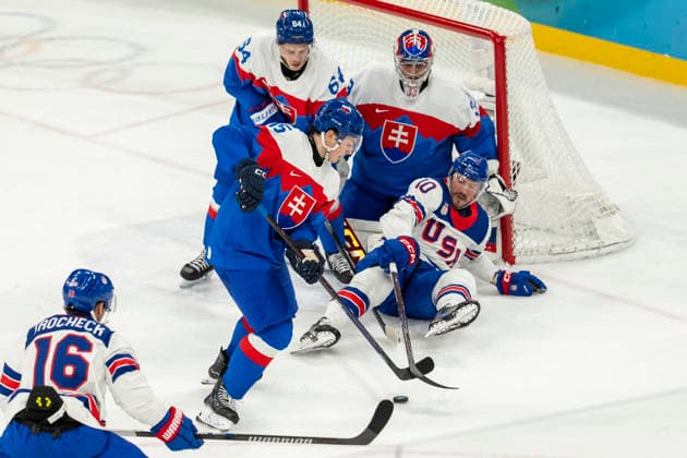 Ice hockey, Eishockey - Milano Cortina 2026 Winter Olympics: Day 14 Dalibor Dvorsky, JT Miller during the Men s Playoffs Semi-final match between USA and Slovakia of the Milano Cortina 2026 Winter Olympic Games, Olympische Spiele, Olympia, OS at Milano Santagiulia Ice Hockey Arena on February 20, 2026 in Milan, Italy. Milano Italy  Copyright: xAndrzejxIwanczukx originalFilename:iwanczuk-icehocke260221_npxEj.jpg