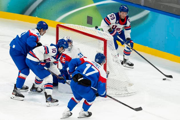 Ice hockey, Eishockey - Milano Cortina 2026 Winter Olympics: Day 14 Jake Guentzel during the Men s Playoffs Semi-final match between USA and Slovakia of the Milano Cortina 2026 Winter Olympic Games, Olympische Spiele, Olympia, OS at Milano Santagiulia Ice Hockey Arena on February 20, 2026 in Milan, Italy. Milano Italy  Copyright: xAndrzejxIwanczukx originalFilename:iwanczuk-icehocke260221_npPXP.jpg