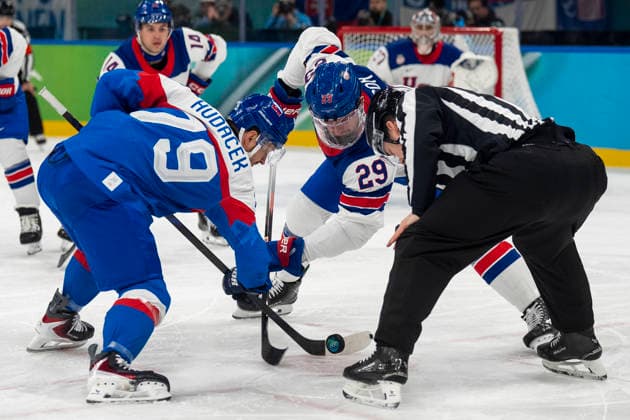 Ice hockey, Eishockey - Milano Cortina 2026 Winter Olympics: Day 14 Libor Hudacek, Brock Nelson during the Men s Playoffs Semi-final match between USA and Slovakia of the Milano Cortina 2026 Winter Olympic Games, Olympische Spiele, Olympia, OS at Milano Santagiulia Ice Hockey Arena on February 20, 2026 in Milan, Italy. Milano Italy  Copyright: xAndrzejxIwanczukx originalFilename:iwanczuk-icehocke260221_npZHr.jpg