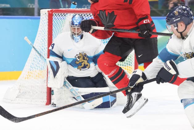 February 20, 2026: Team Canada Nathan MacKinnon (not pictured) of Canada scores during the Mens Ice hockey, Eishockey Semifinal game between Canada and Finland held at Milano Santagiulia Ice Hockey Arena during the Milano Cortina 2026 Olympic Games, Olympische Spiele, Olympia, OS in Milan, Italy. MilanoCortina2026 Milan Italy - ZUMAc04_ 20260220_zma_c04_026 Copyright: xDanielxLeax