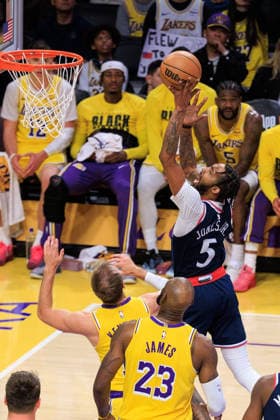 February 20, 2026, Los Angeles, California, USA: Derrick Jones Jr. 5 of the Los Angeles Clippers puts up a shot during a regular season NBA, Basketball Herren, USA game against the Los Angeles Lakers on Friday February 20, 2026 at Crypto.com Arena in Los Angeles, California. JAVIER ROJAS PI Los Angeles USA - ZUMAp124 20260220_zaa_p124_038 Copyright: xJavierxRojasx