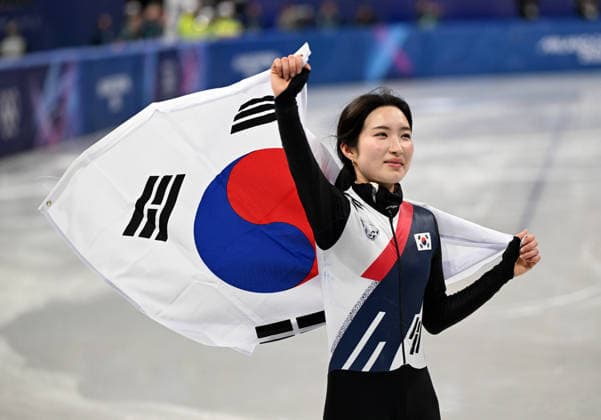 260220 -- MILAN, Feb. 20, 2026 -- Kim Gilli of South Korea celebrates after the short track Speed skating, Eisschnelllauf women s 1500m final A at the Milan-Cortina 2026 Olympic Winter games, Winterspiele,Spiele, Summer games in Milan, Italy, Feb. 20, 2026. MICO2026ITALY-MILAN-OLYMPIC WINTER GAMES-SHORT TRACK SPEED SKATING-WOMEN S 1500M-FINALS ChengxMin  (MICO2026)ITALY-MILAN-OLYMPIC WINTER GAMES-SHORT TRACK SPEED SKATING-WOMEN S 1500M-FINALS IMAGO ChengxMin  imago images 0848226759