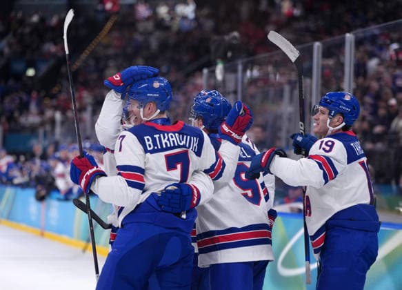 (260221) -- MILAN, Feb. 21, 2026 -- Players of the United States celebrate Jack Eichel s (C) goal during the Ice hockey, Eishockey men s play-offs semifinal match between the United States and Slovakia at the Milan-Cortina 2026 Olympic Winter games, Winterspiele,Spiele, Summer games in Milan, Italy, Feb. 20, 2026. ) (MICO2026)ITALY-MILAN-OLYMPIC WINTER GAMES-ICE HOCKEY-MEN-PLAY-OFFS SEMIFINALS-USA VS SVK TaoxXiyi 