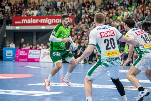 Handball Bundesliga; HSG Wetzlar - SC DHfK Leipzig, 20.02.26 Stefan Cavor (HSG Wetzlar, 77), William Bogojevic (SC DHfK Leipzig, 20), Marko Mamic (SC DHfK Leipzig, 14) Handball Bundesliga; HSG Wetzlar - SC DHfK Leipzig: Wetzlar, 20.02.26 Copyright: xBEAUTIFULxSPORTS Roeczeyx