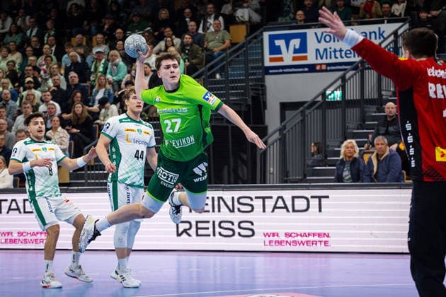 20.02.2026, xovx, Handball Daikin Handball Bundesliga, HSG Wetzlar - SC DHfK Leipzig v.l. Lucas Krzikalla (SC DHfK Leipzig), Blair Hinriksson (SC DHfK Leipzig), Phil Spandau (HSG Wetzlar), Domenico Ebner (SC DHfK Leipzig) Wetzlar Buderus-Arena Hessen Deutschland (DE)